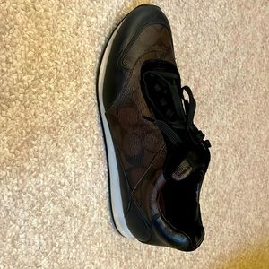 Like new Coach Leather Casual Sneaker